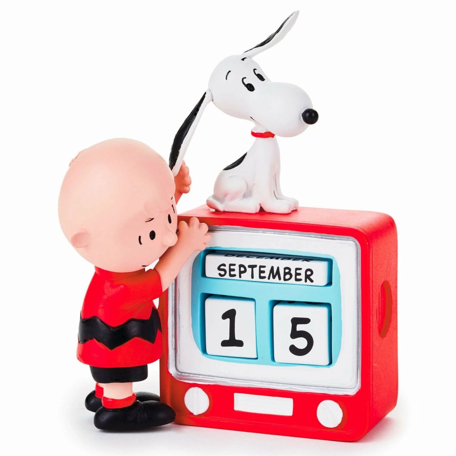 Collectibles Figurines * | Hallmark Peanuts Charlie Brown And Snoopy Perpetual Calendar Tv Set Figurine